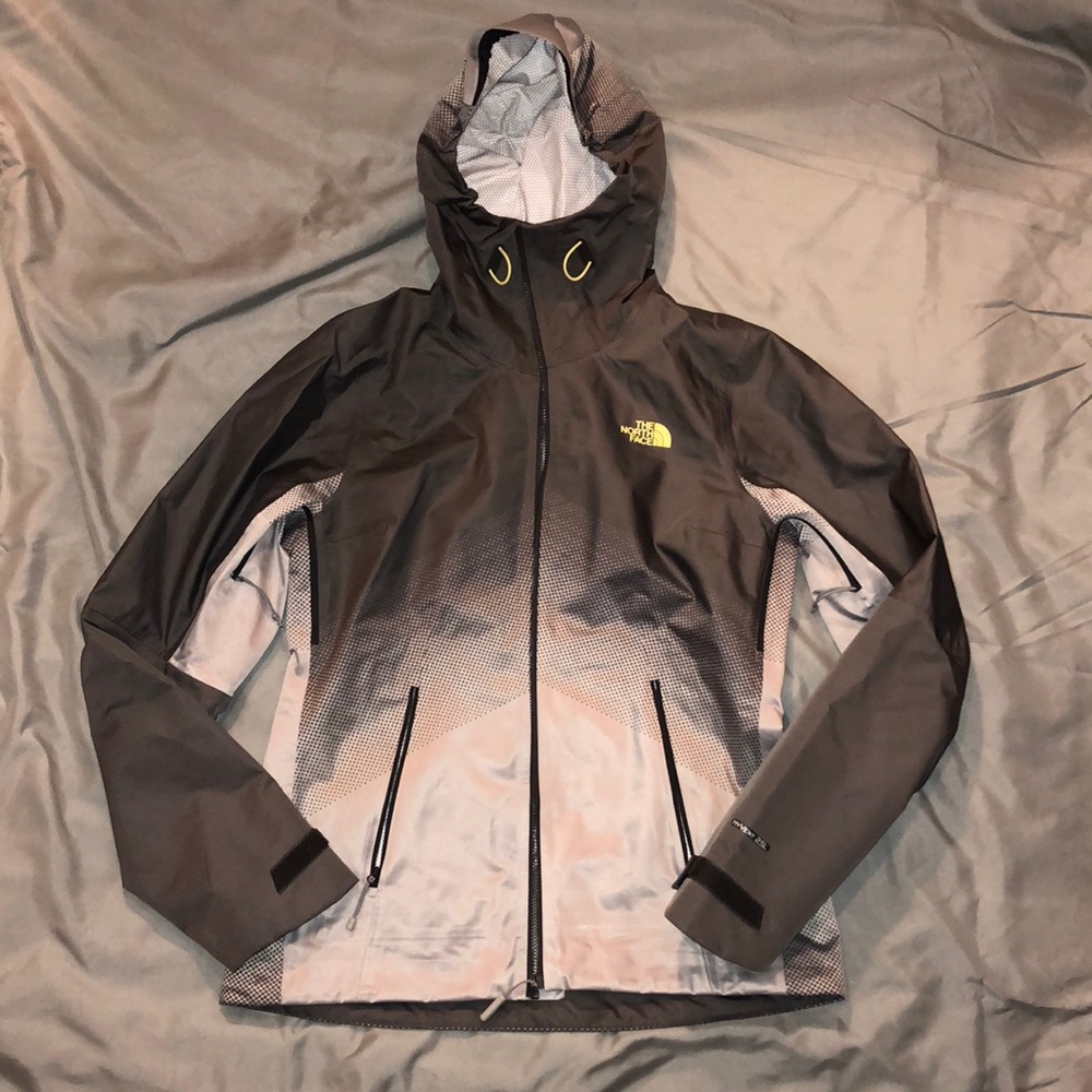 NORTHFACE women’s waterproof windbreaker